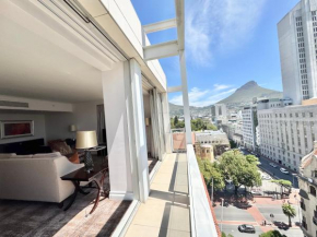 Luxury Residence at Taj Cape Town - Top Corner Apartment with Balcony - Newly Renovated